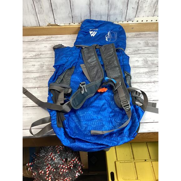 Mozone Backpack Hikers Blue Hiking Backpack Internal Frame Excellent Condition - Picture 2 of 3